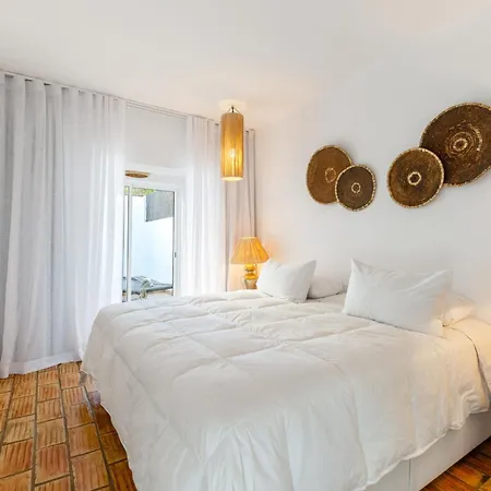 River & Sea View Ii 펜션 알보르